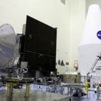 OSIRIS-RExとペイロードフェアリング（Image：NASA）
