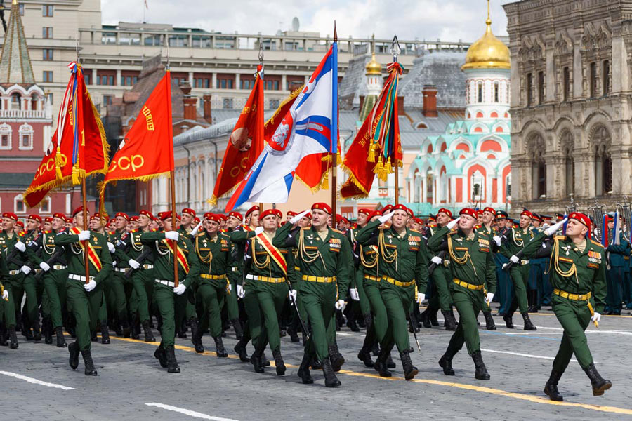 現代の軍服姿が続く（Image：ロシア国防省）