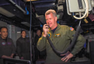 空母ロナルド・レーガンで乗組員に訓示する太平洋艦隊司令官パパロ大将（Image：U.S.Navy）