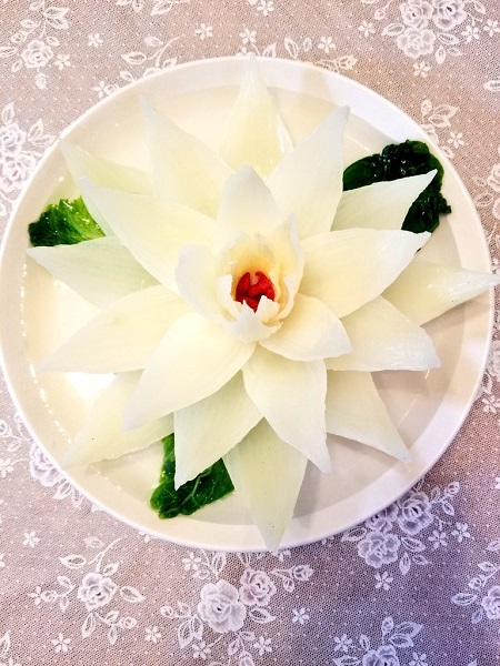 中華スープをかけると白菜の花が咲く！開水白菜が綺麗すぎる