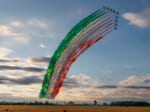 イタリア空軍「フレッチェ・トリコローリ」60周年記念の展示飛行（Image：イタリア空軍）