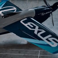 濃い紺「勝色」がキーカラー（(c) Lexus Pathfinder Air Racing / Yusuke Kashiwazaki）