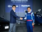 室屋選手（右）と佐藤プレジデント（(c) Lexus Pathfinder Air Racing / Suguru Saito）