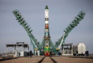 プログレスMS-18を搭載したニジニ・ノヴゴロド800周年記念ロケット（画像：ロスコスモス）