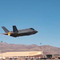 ネリス空軍基地を離陸するF-35A（画像：USAF）