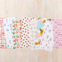 シモジマの人気包装紙8柄が描かれた「ファンシー柄メモ帳」