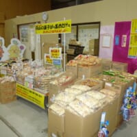 駄菓子売場にも岡山コーナーがありました。