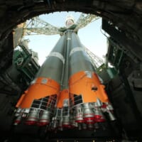 発射台にセットされたソユーズ2.1bロケット（画像：ロスコスモス）