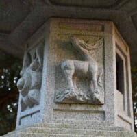 鹿が彫られた息栖神社の灯籠