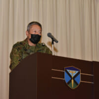「ヤマサクラ-81」開会式で訓示する平田水陸機動団長（画像：USMC）