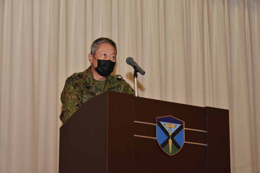 「ヤマサクラ-81」開会式で訓示する平田水陸機動団長（画像：USMC）