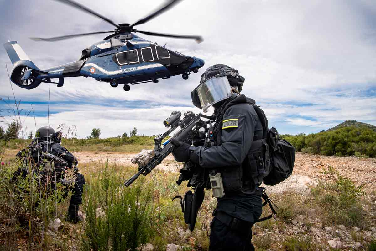フランス国家憲兵隊に新ヘリコプターH160　パリ五輪に備え2024年より受領開始