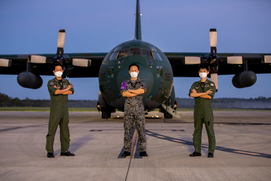 オーストラリ航空自衛隊のC-130Hと派遣隊（画像：Commonwealth of Australia）