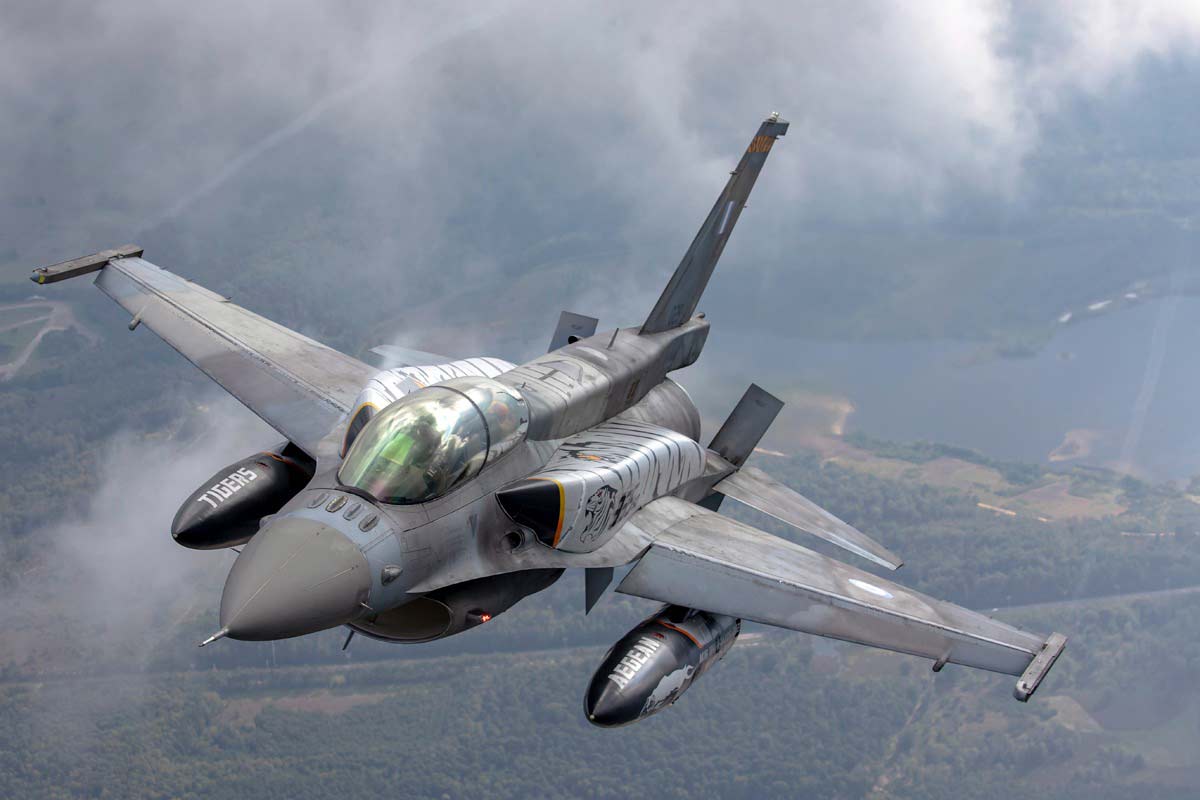 ギリシャ空軍第335飛行隊のF-16（画像：ギリシャ空軍）
