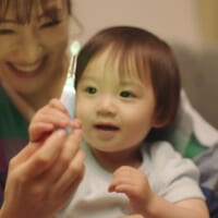 小児用電動歯ブラシのCMで大沢あかねと佐野勇斗が初共演