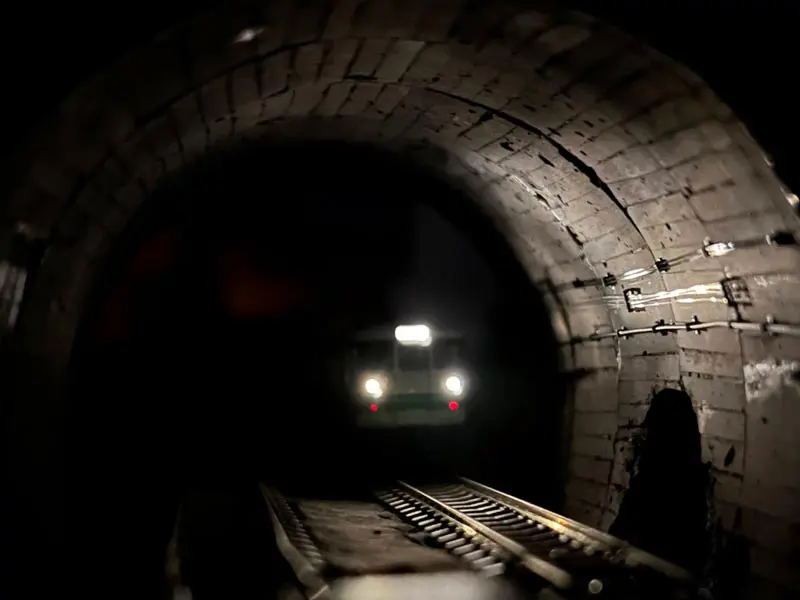 本物のセメントでトンネルを作成！こだわり光る信越本線のジオラマ 