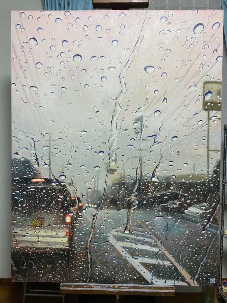 車のフロントガラス越しの景色を絵画に投影した「帰路」