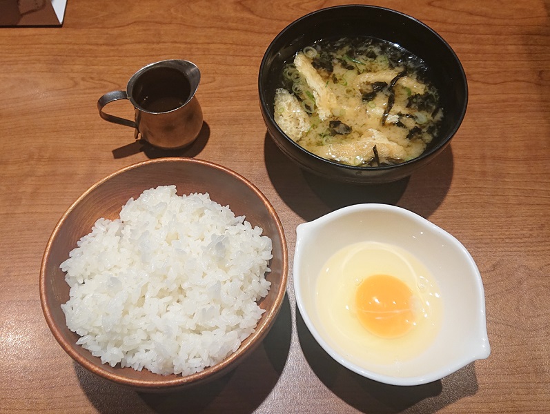 「卵かけご飯」（税込330円）