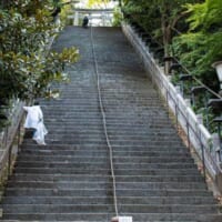 東京・愛宕神社の急な石段