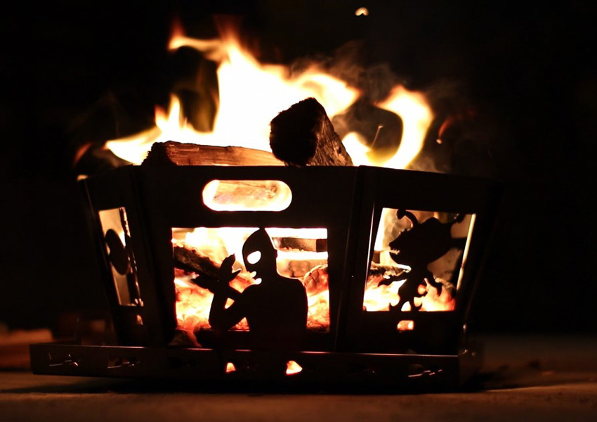 ウルトラマンOPの影絵を焚き火で再現！「 空想焚火シリーズ ウルトラマン篇」が発売