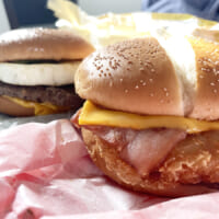 マクドナルドの1月4日発売「新サムライマック」2種類食べて…