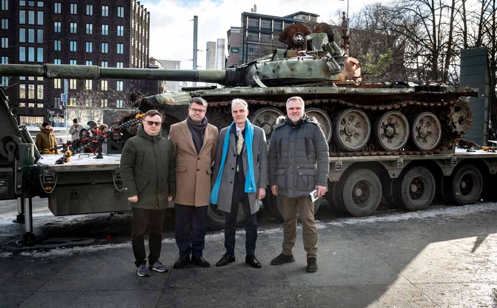 エストニアの首都タリンで展示される撃破されたロシア戦車（画像：エストニア外務省）