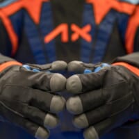 「AxEMU」の手袋アップ（画像：アクシオム・スペース）