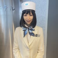 変なホテル浜松町の接客ロボット話している様子