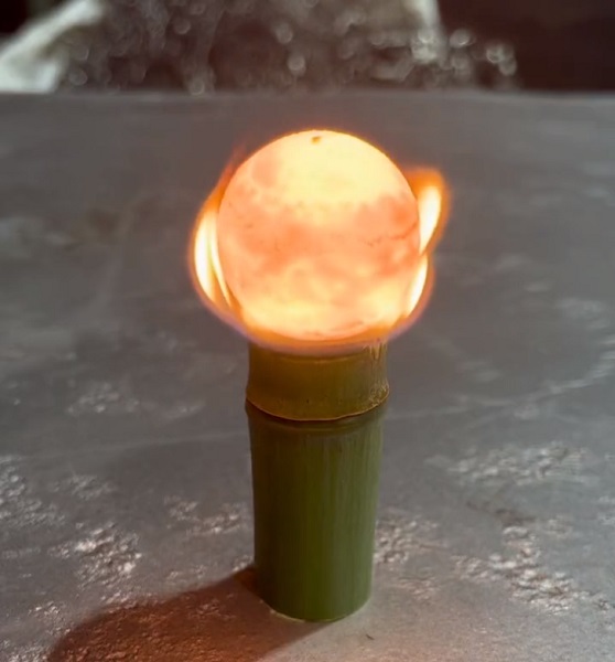 「○○に1000度の鉄球入れてみた」　大阪の町工場がユニークな実験動画を投稿