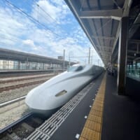 JR東海「N700A」が掛川駅に入ってくるところ