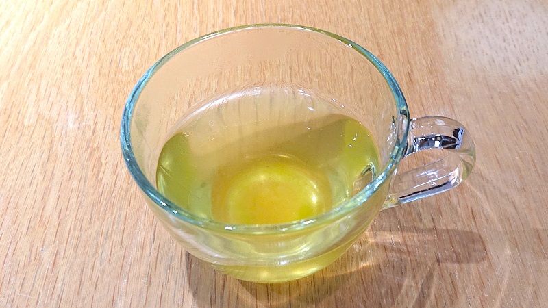 「グリーンエレガンス」は緑茶の爽やかな味わいに、かすかなレモンの香りも感じられ非常に飲みやすかった