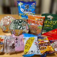 買った一つがまさかの「食べる催涙ガス」……地元向け商品を求めて北海道のスーパー・コンビニを巡ってみた【後編（インスタント麺）】