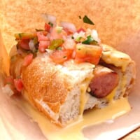 「ホットドッグ メキシカンスタイル」は、サルサソースとチーズを組み合わせが抜群