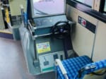 「こども運転席」が設置されているのは、新潟交通が運行している「こどもデザインラッピングバス」という車両