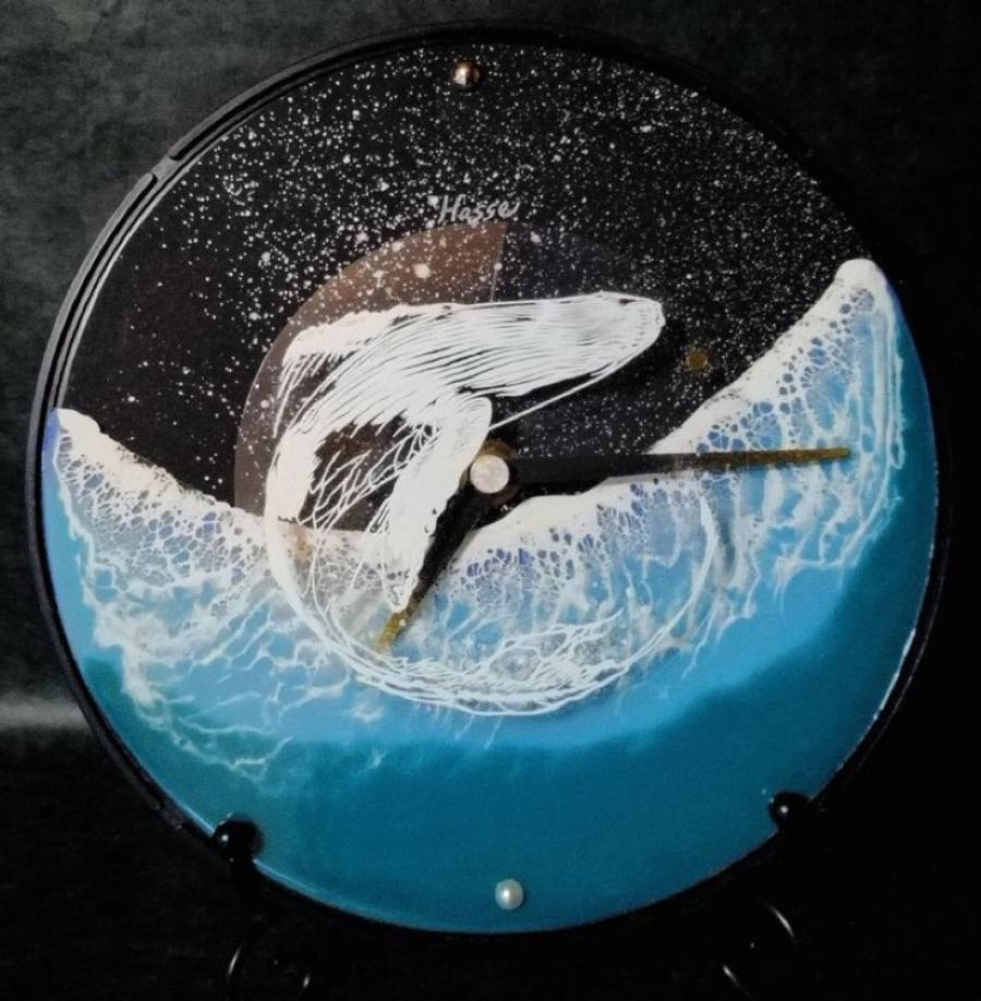 「幻想時計・鯨の海」